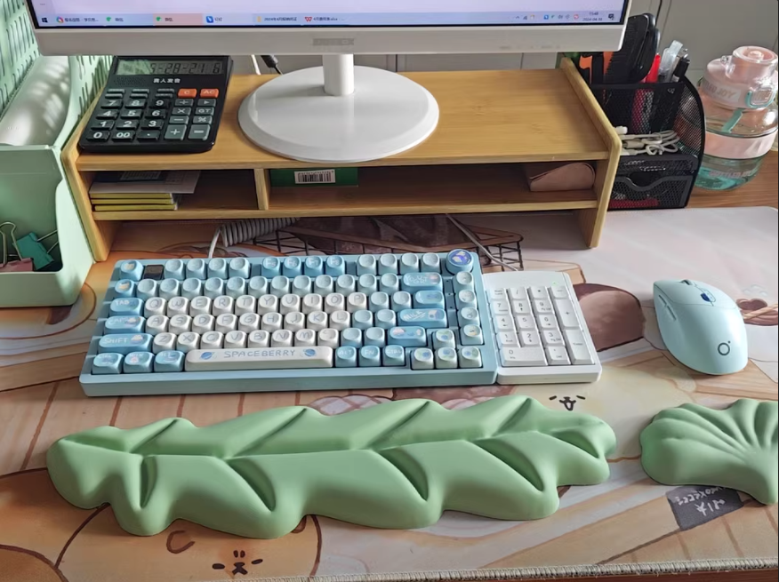 Leaf Wrist Rest